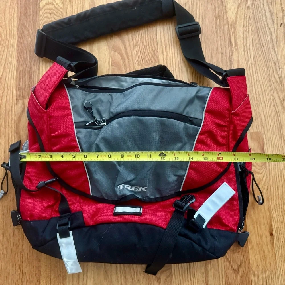 Trek Computer Laptop Shoulder Messenger Bag Carry-On